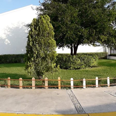 Airport Short & Long Term Express Almeria X Monterrey Bagian luar foto