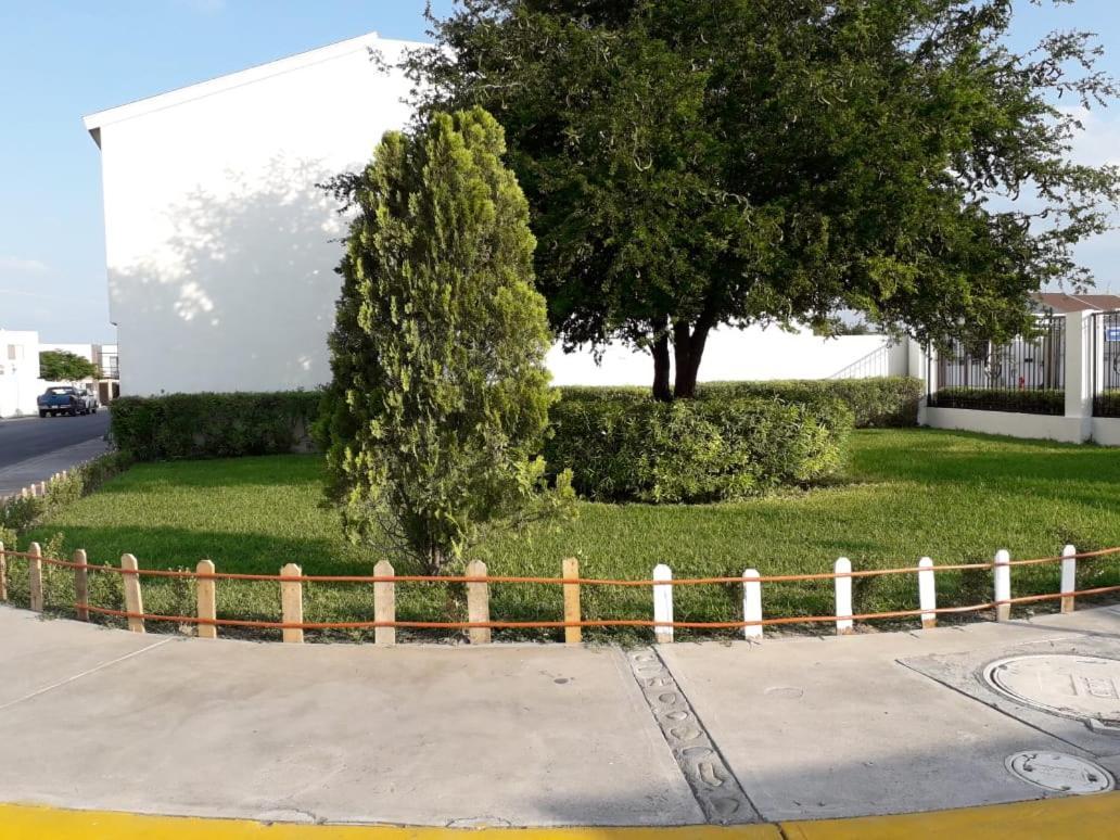 Airport Short & Long Term Express Almeria X Monterrey Bagian luar foto